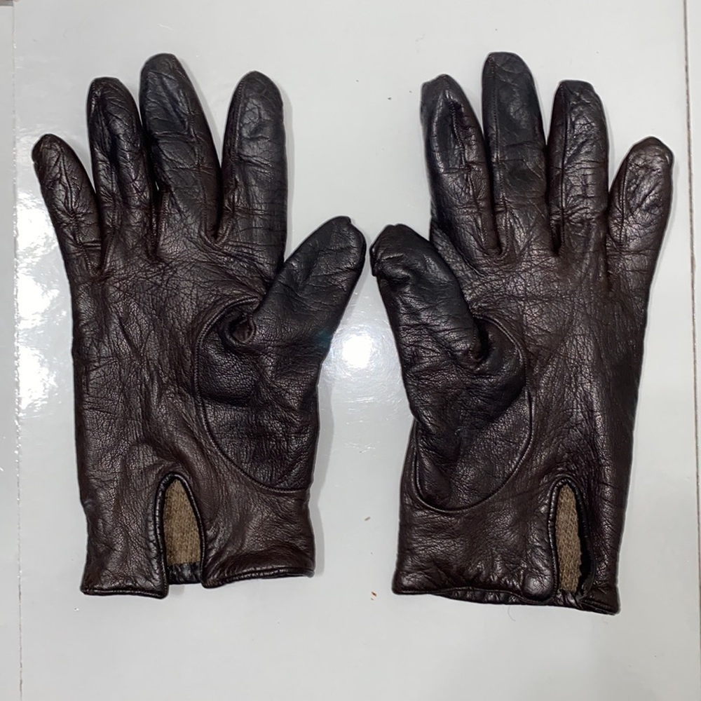 Women’s Dark brown leather gloves with cashmere lining. Size Medium.